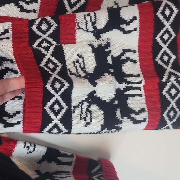 MERRY CHRISTMAS from V28 Oversized Reindeer V-neck Cardigan with Pockets - Picture 5 of 11